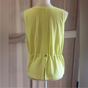 Tek Gear Sleeveless Athletic Top. Women’s Sz-L Cinched Back| Flattering | Yellow